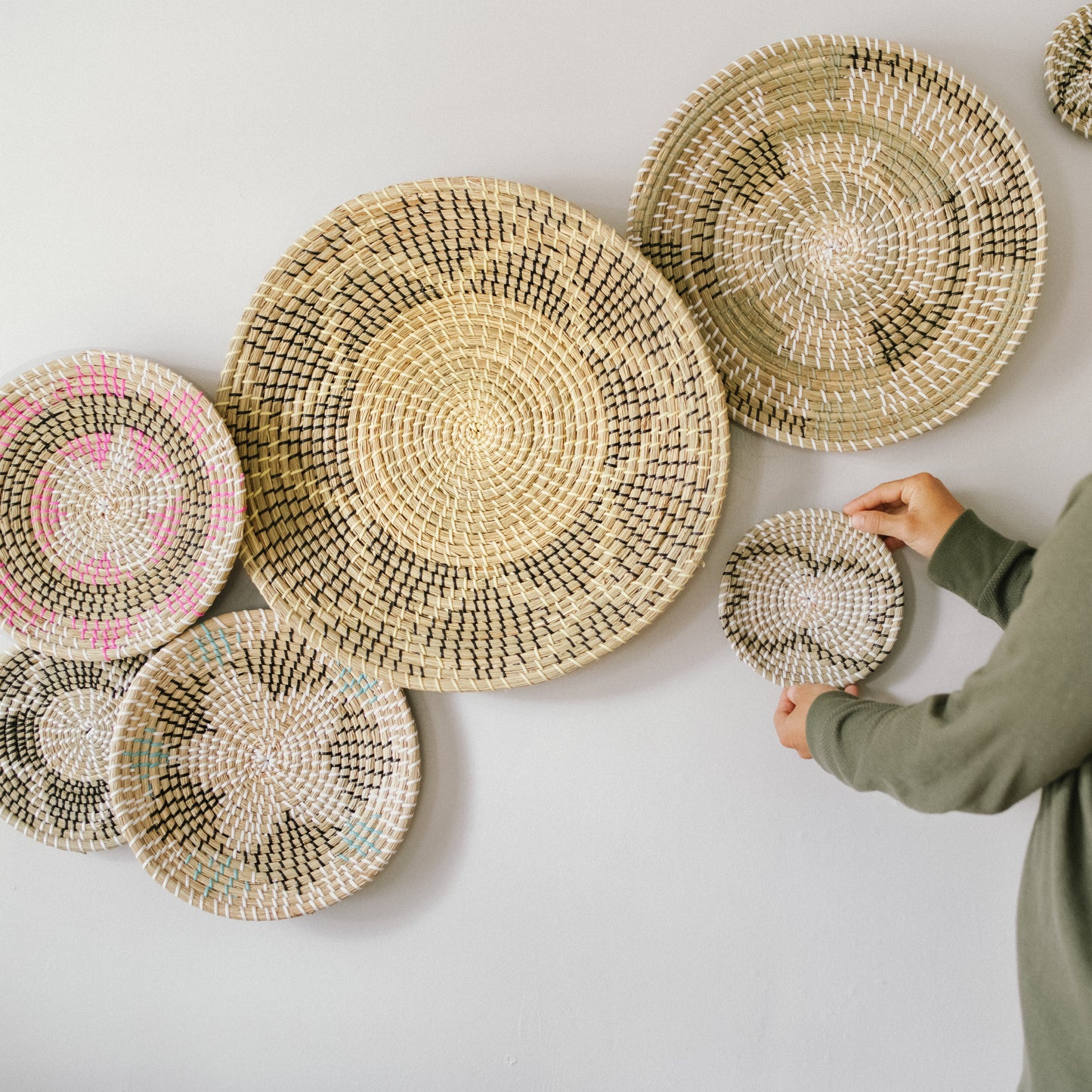 Seagrass Wall Basket Decor Set - Floral and Spiral Designs